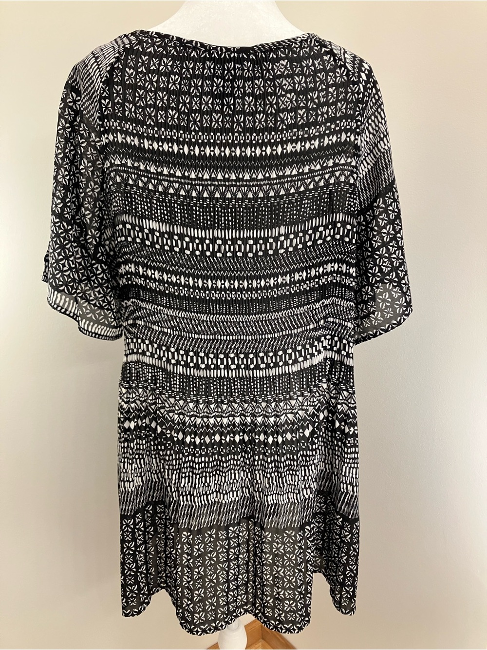 Catherines Black & White Printed Tunic with Keyhole Trimmed with Silver Beads - Picture 3 of 8